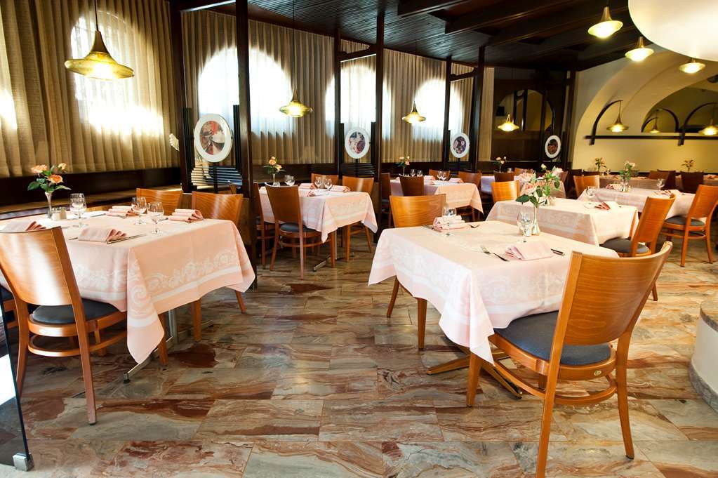 Residenze Dell'Angelo Otel Locarno Restoran fotoğraf